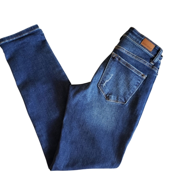 Judy Blue Slim Fit Medium Wash Jeans Size 0/24 - Picture 1 of 8